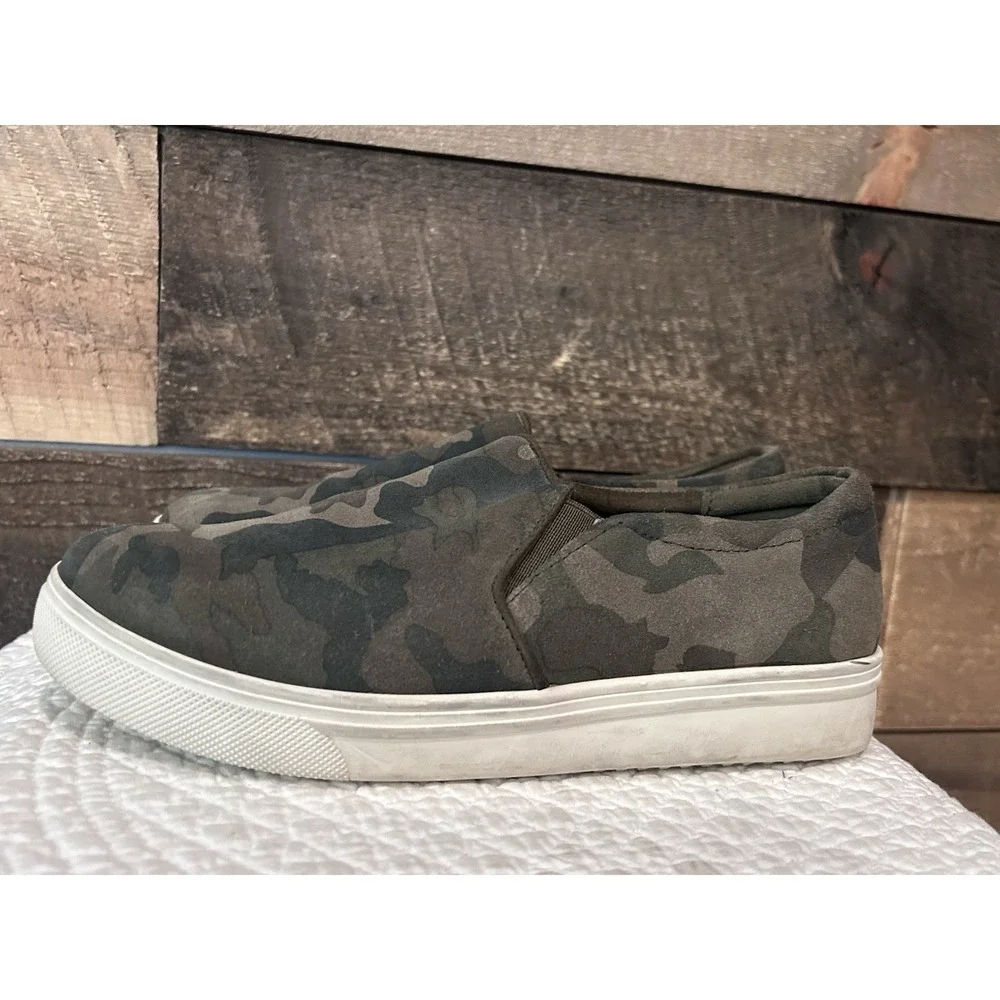 Blondo Slip-On‎ Waterproof Sneaker with Camouflage Design, 7.5